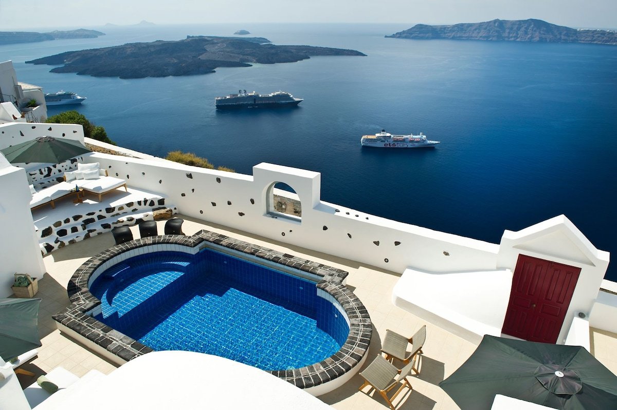 Antelmi luxury villa caldera firostefani gallery image 4