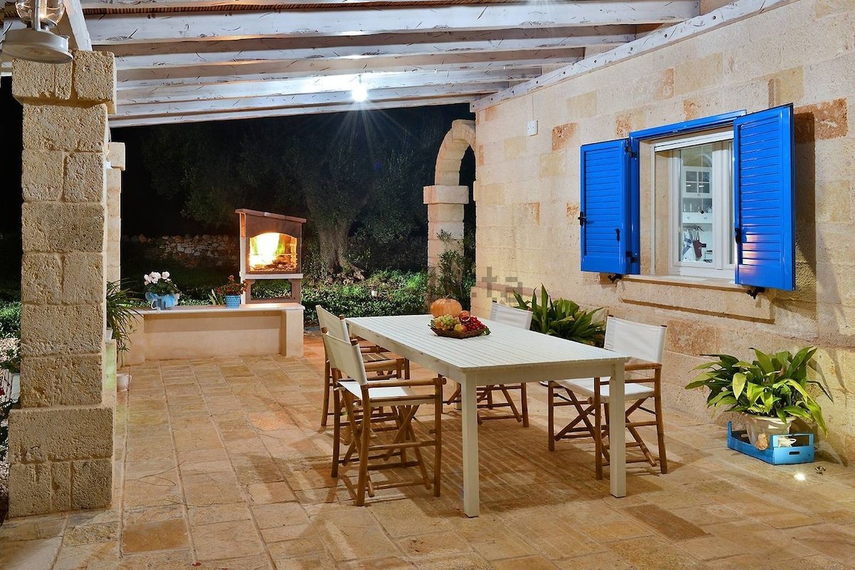 Comfy and Cool Villa with private pool and garden gallery image 3