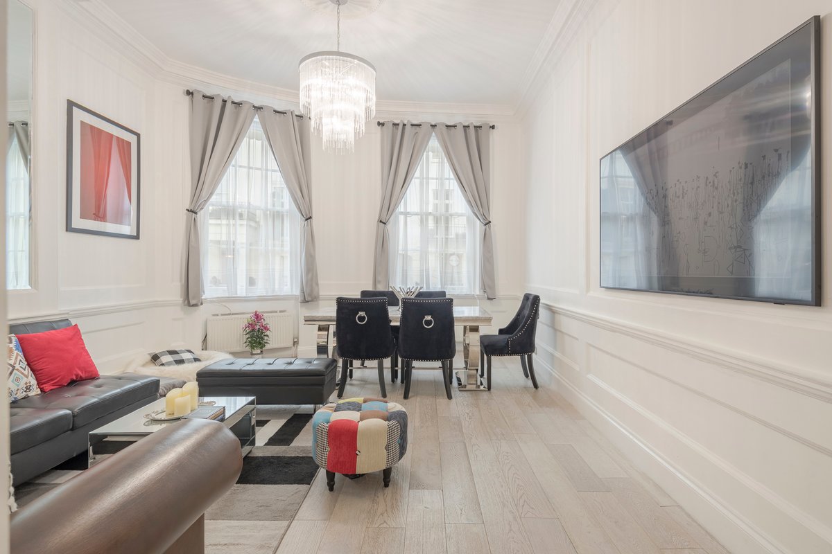 RARE: Oxford Street 2 Bed Apartment- Hyde Park