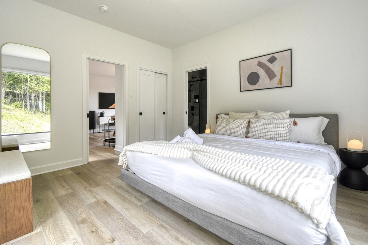 Ultra Luxurious & Modern Oasis: Private Spa/Sauna gallery image 2