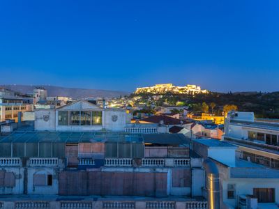 3BDR DESIGNER LOFT APT2&ROOF ACCESS ACROPOLIS VIEW