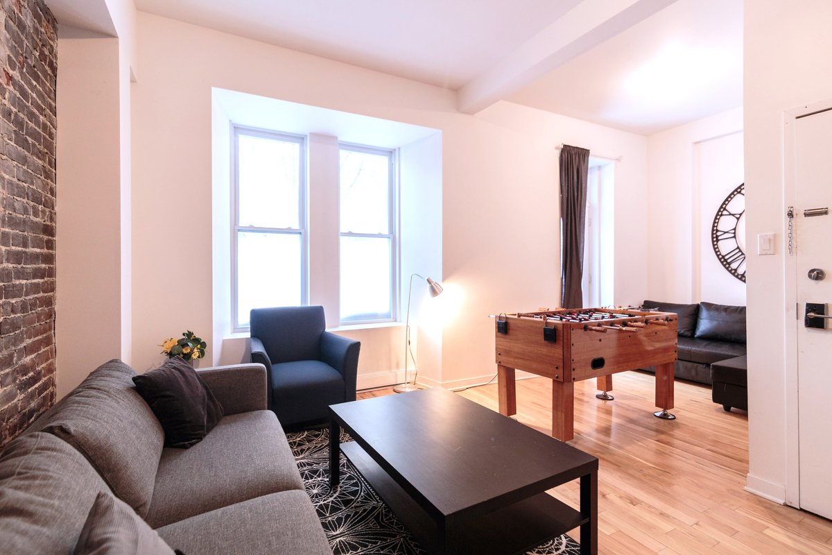 2BDR Downtown w/ Parking