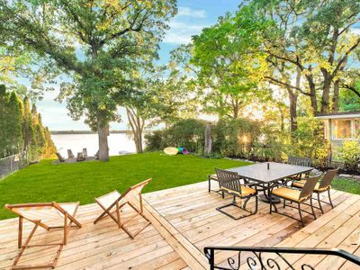 3 BR on Lake with Sunset Views, Lake Toys and Dock