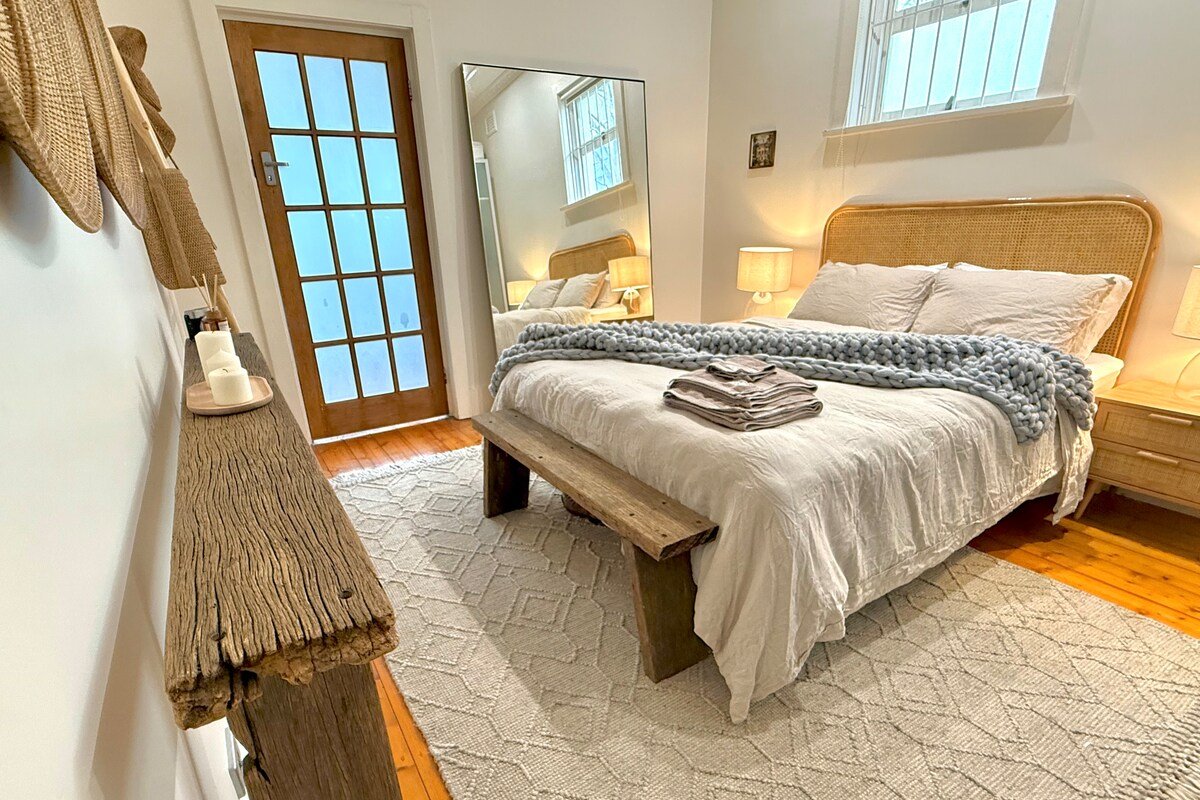 Stunning Beach House 300m to the Sand gallery image 5