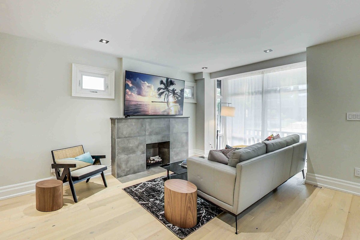 Casa Luxe Villa entire designer home on SubwayLine gallery image 4