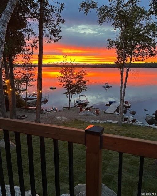 Cottage on North Lake gallery image 5