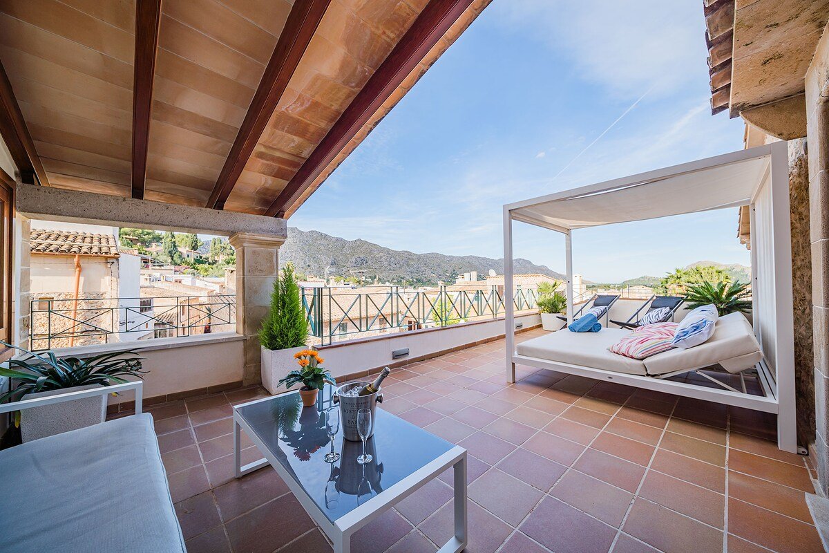 Domus Lleo, a Lovely Luxury House in Town Center gallery image 3