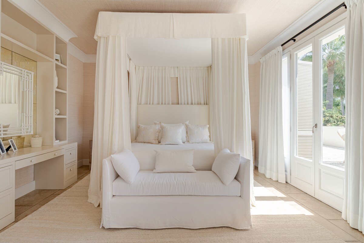 Luxe Villa Inside Puente Romano, 6BR, Pool, Gym gallery image 3