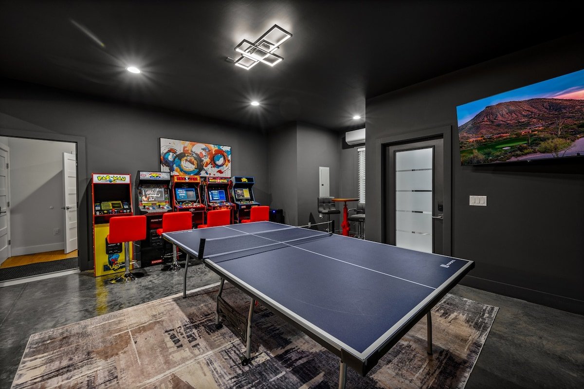 Game Room, Hot Tub, Cold Plunge, Sauna, Fire Pit gallery image 5