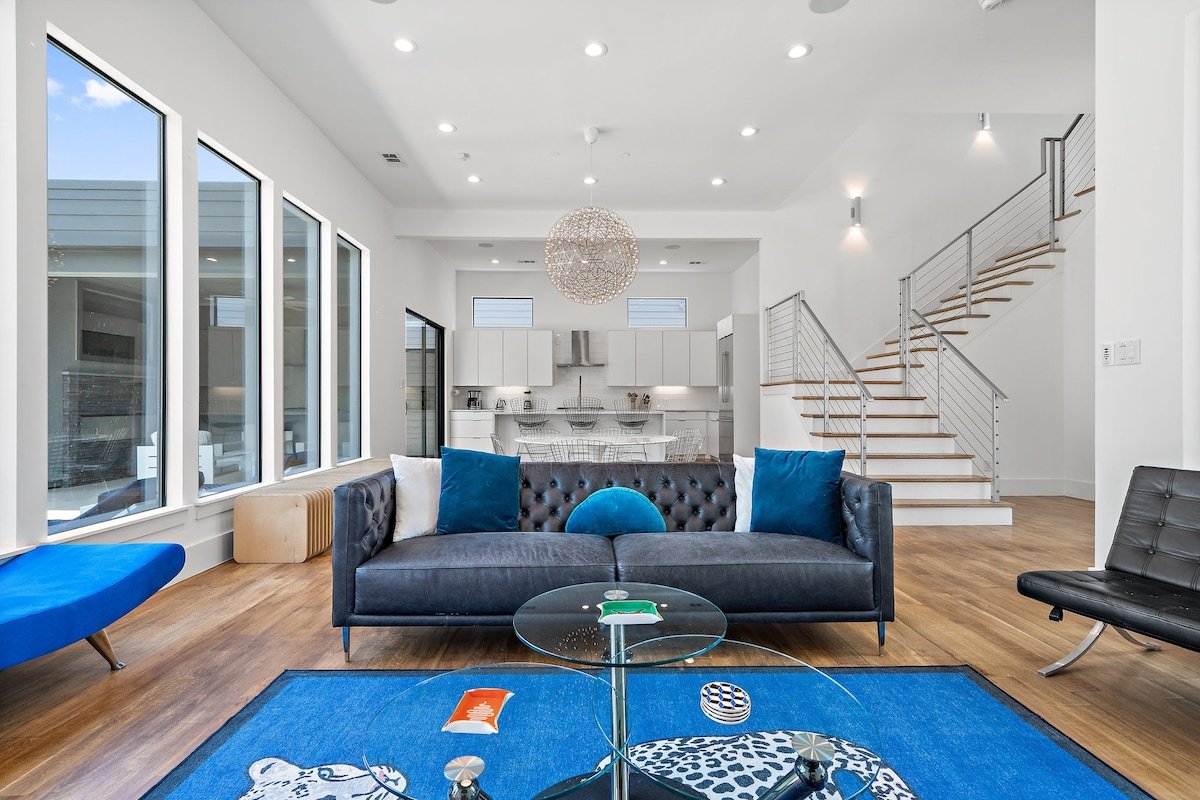 ModernOasis HOT TUB|Pool-10 Mins LoveField Airport gallery image 5