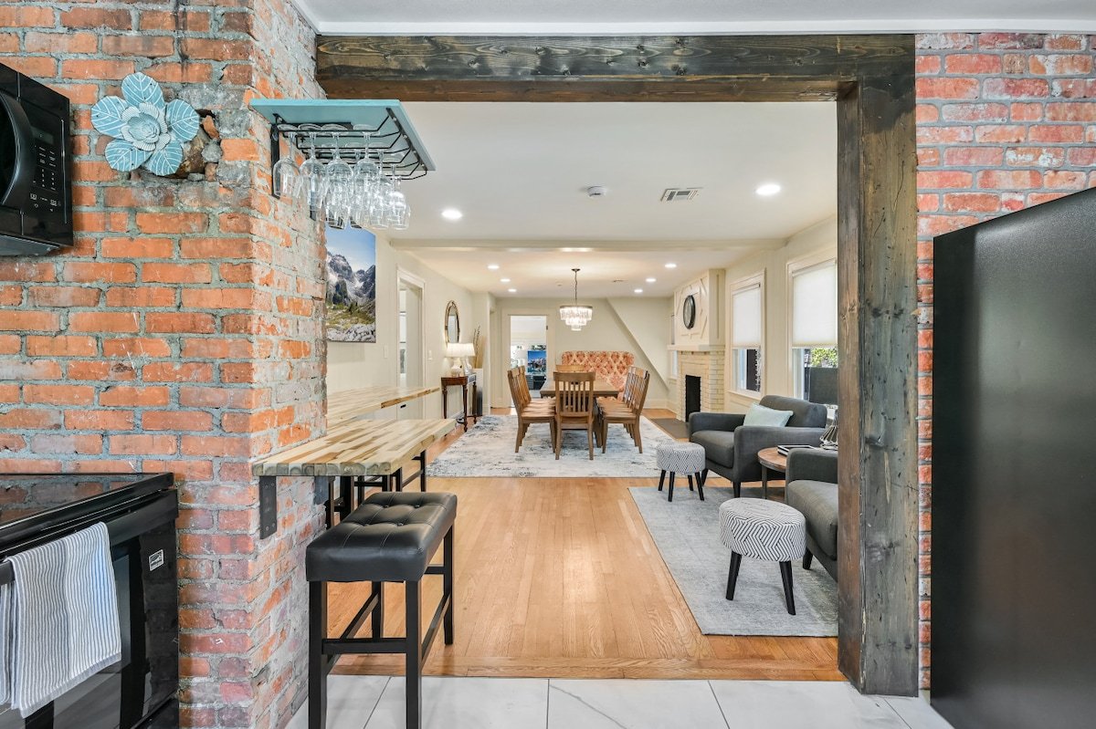 Merrimon Manor Historic Remodel gallery image 2