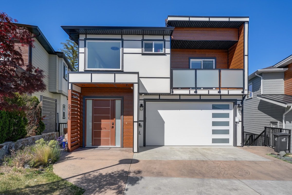 Marvelous Home In Victoria, BC gallery image 4