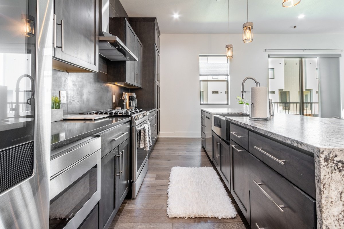 Luxury IN THE MIDDLE OF Bishop Arts! gallery image 5