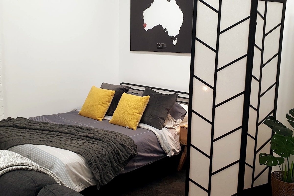 Whole Deluxe Studio Complex – Not Shared gallery image 3