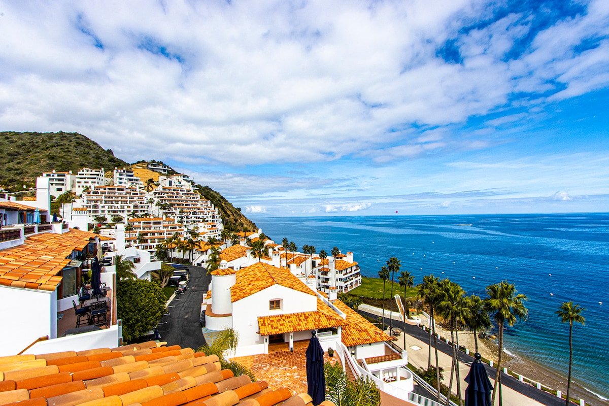 Catalina Island getaway with 6 seat golf cart A/C gallery image 4