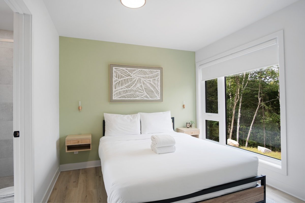 Modern Luxury Chalet near Tremblant + Private Spa gallery image 2