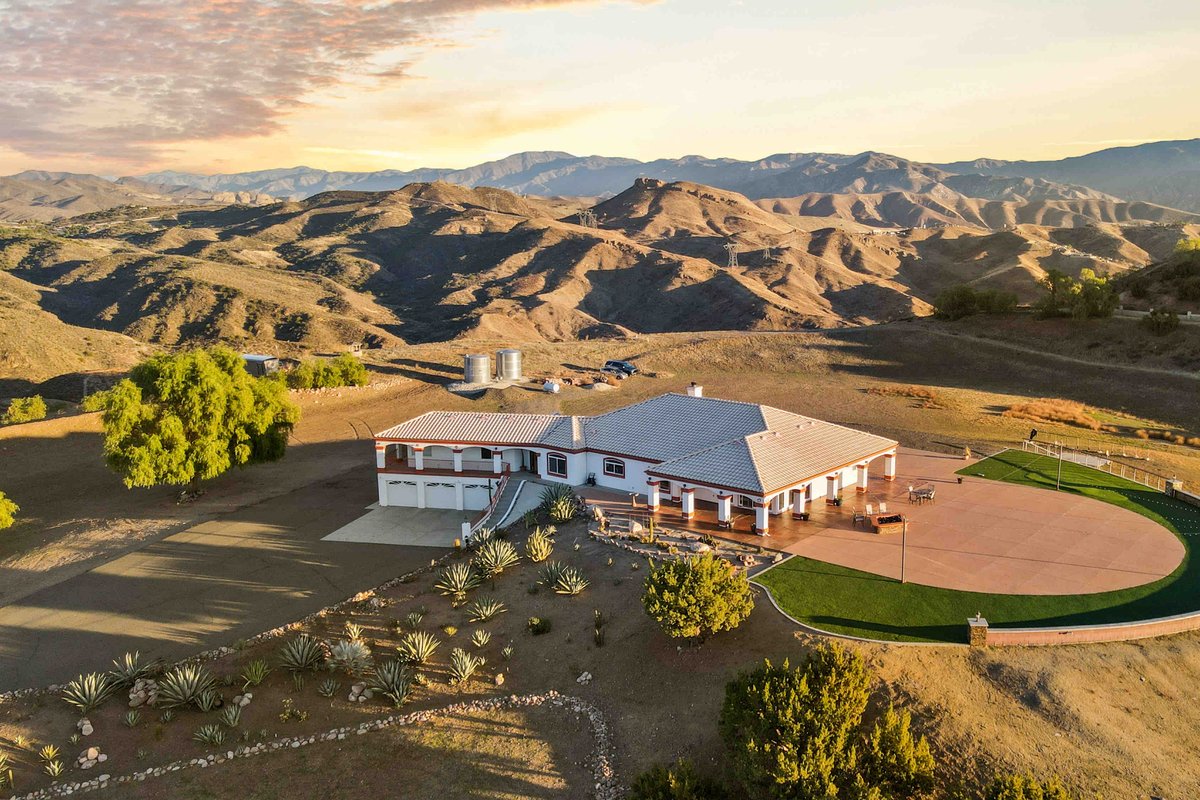 Beautiful private mountain estate on 10 acres