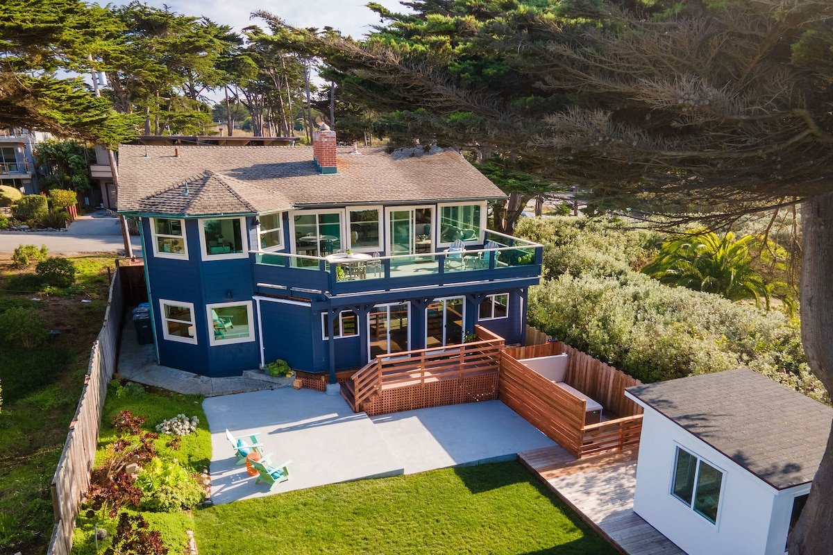 Oceanfront Home Retreat w Breathtaking Views of gallery image 4