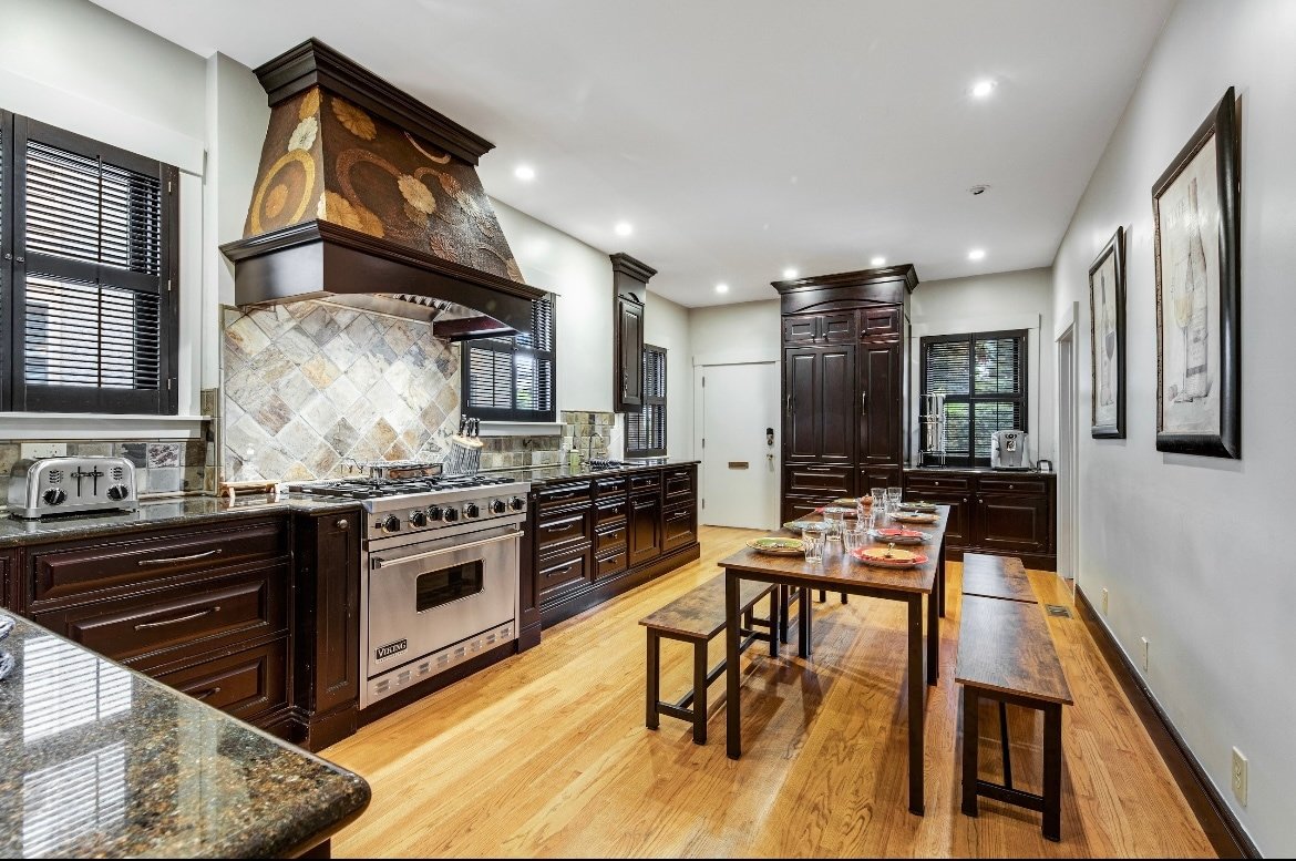 Historical Mansion in Capitol Hill gallery image 2