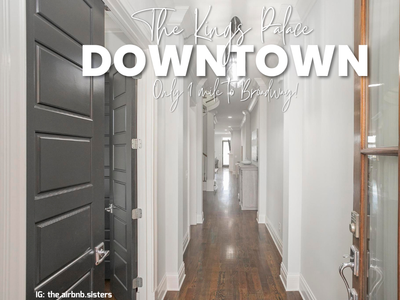 The Kings Palace – 1 mile to Broadway/Sleeps 12!