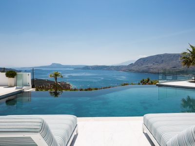 Paul’s Mansion – Scenic Escape by etouri