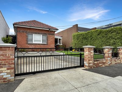 Two bedroom home with great outdoor area & parking