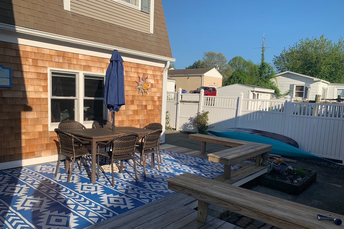 Escape to Seascape 4.5 BDRM, 7 beds. Walk to beach gallery image 3