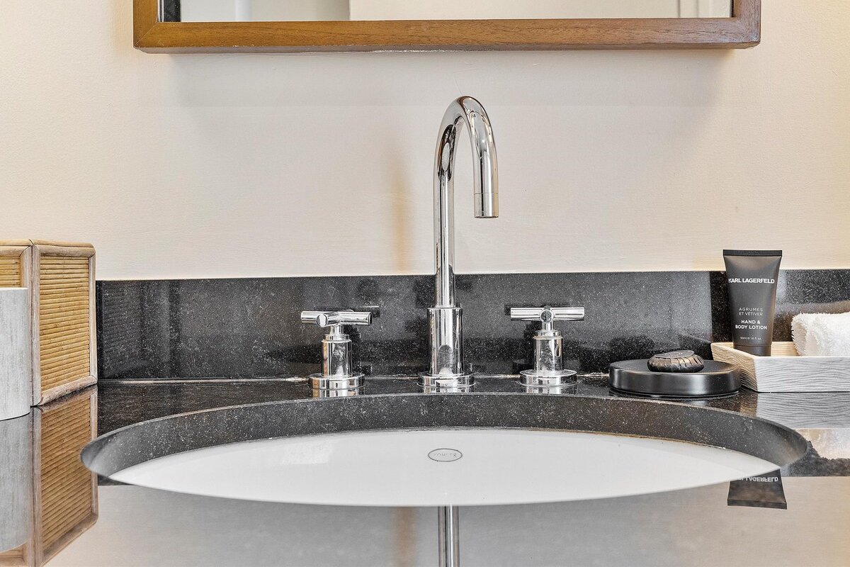 Exclusive 2-Bedroom Oceanfront Condo at The Setai gallery image 4