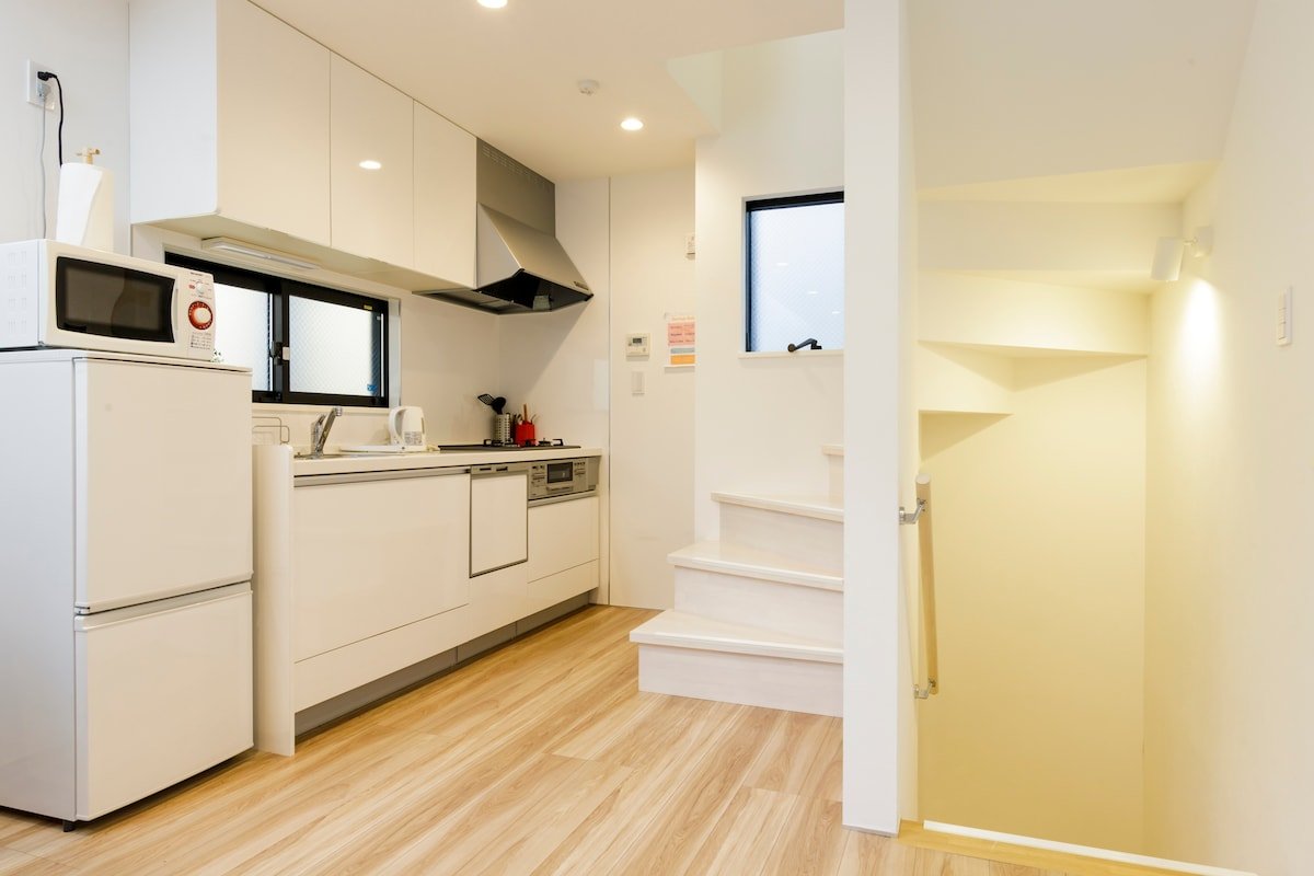 House, 2 mobile wifi, 4 mins walk to JR Station gallery image 4