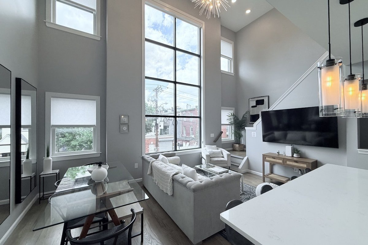 3BR Duplex W/Rooftop (NYC Views) & Garage Parking gallery image 2