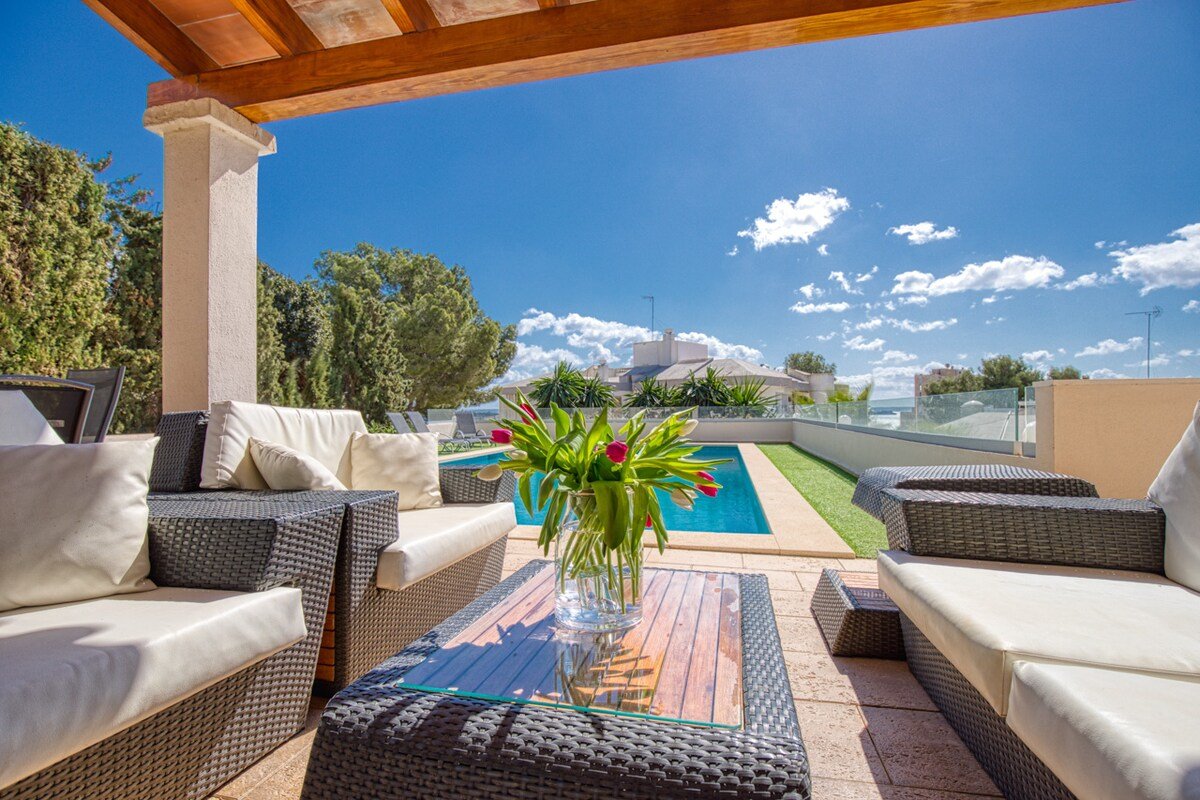 Magnifica villa con piscina y vistas al mar gallery image 5