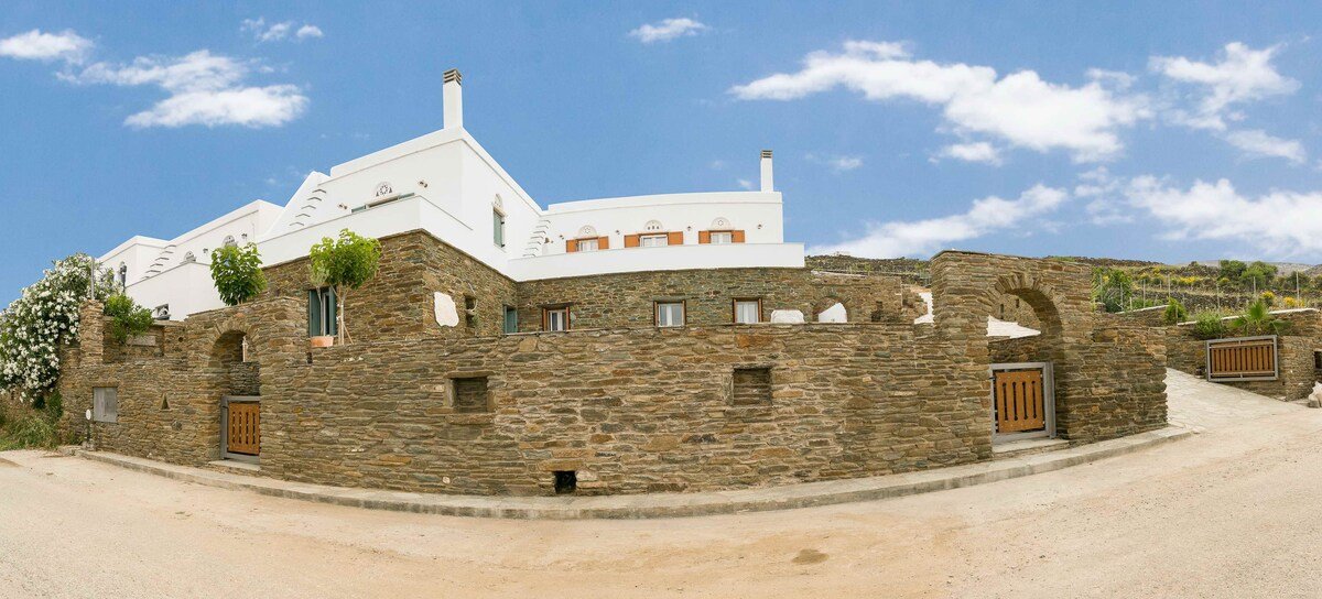 Villa in Pyrgos/Panormos – Tinos gallery image 3