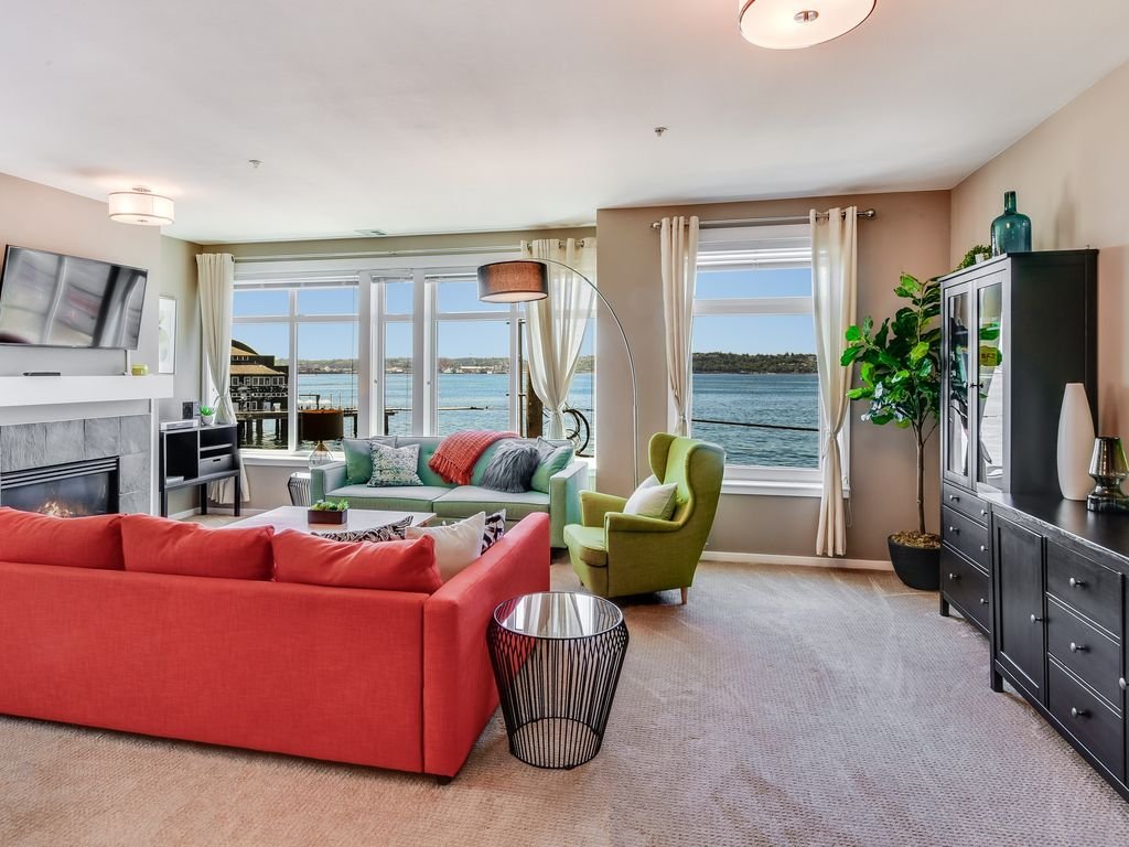 Blue Haven- Water Front Condo gallery image 2