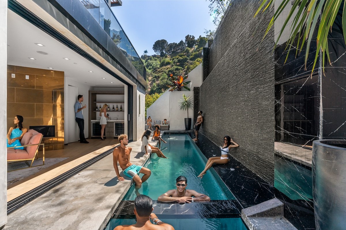 Luxury Hollywood Iconic LA Views gallery image 4