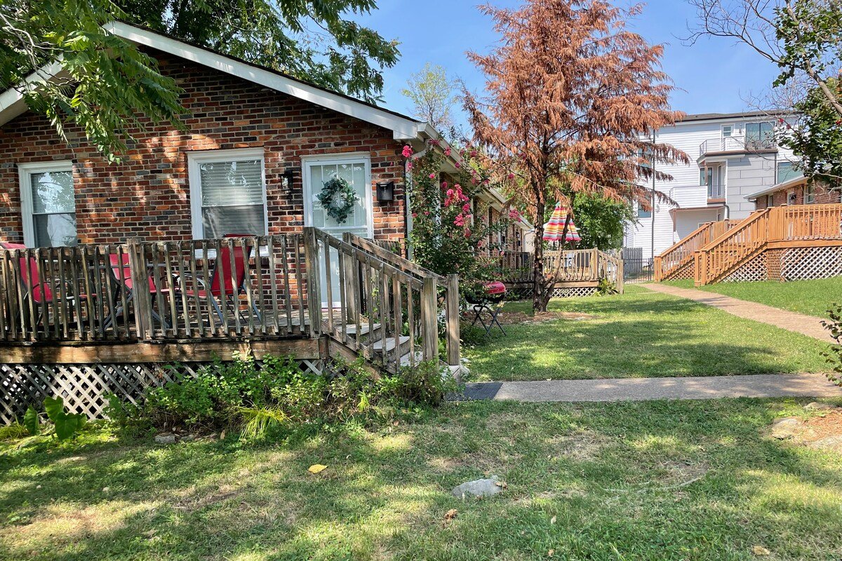 Convenient location & free parking gallery image 3