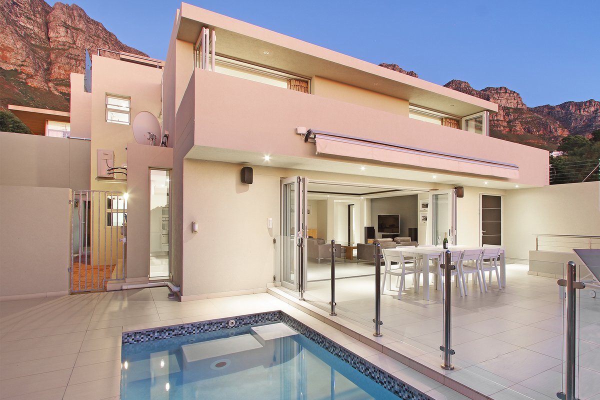 Ravensteyn Villa – Lux villa with Sea Views & Pool