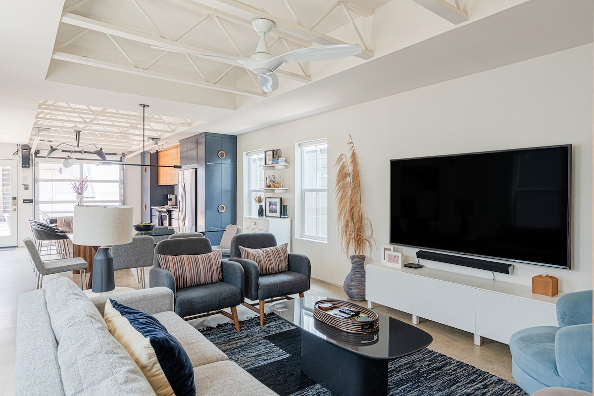 Eastside Retreat: Work, Play & Explore Downtown gallery image 3