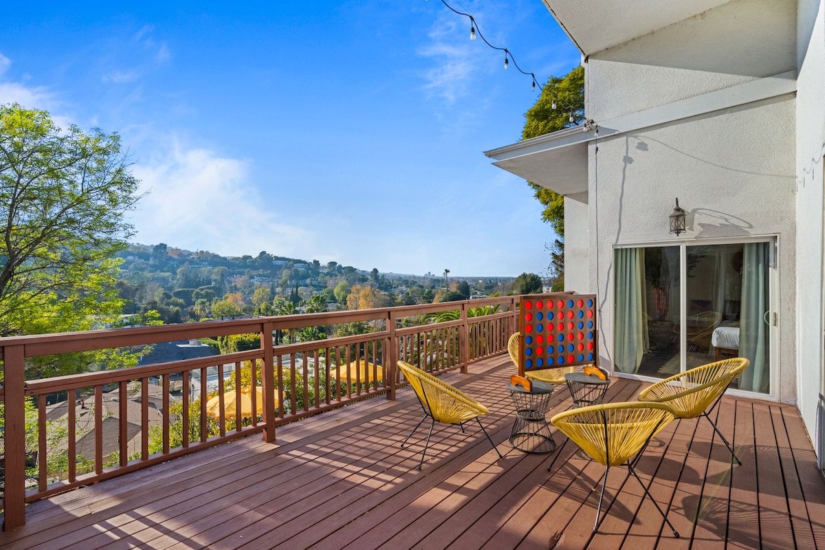 Stunning Views Retro Home w/ Pool/Spa gallery image 4