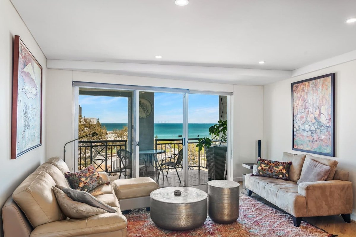 Apartment M305 – a popular beachside apartment! gallery image 4