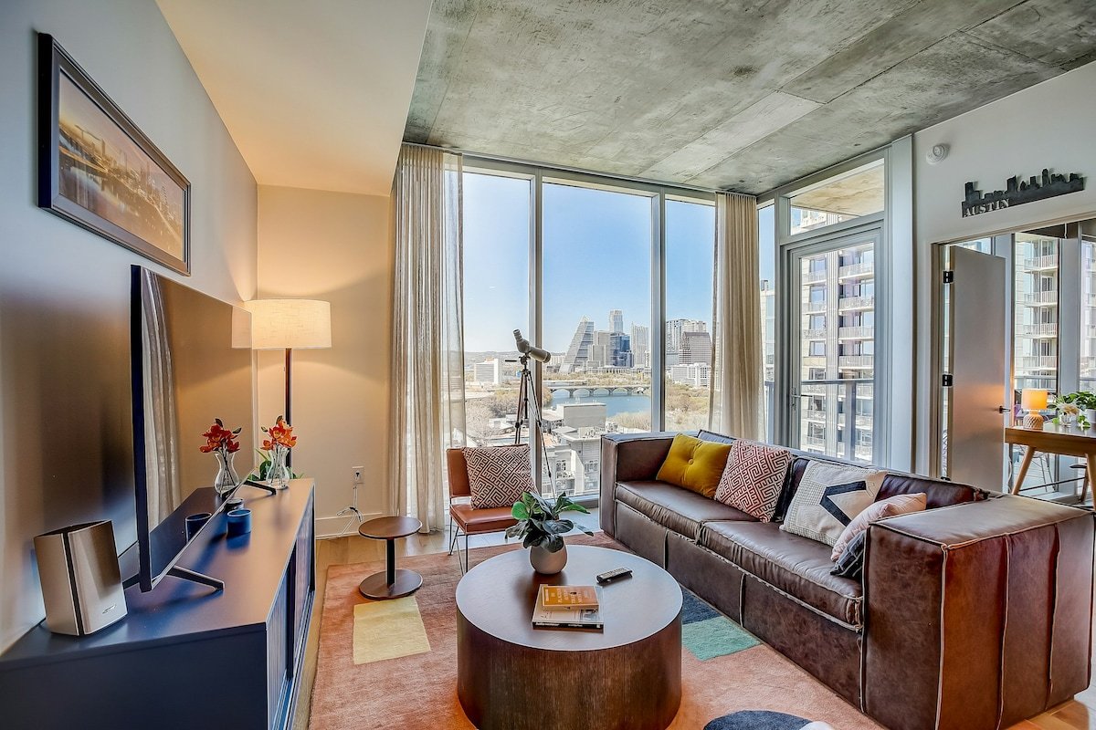 Downtown 2BR Waterview Natiivo Austin 19th-Floor gallery image 2