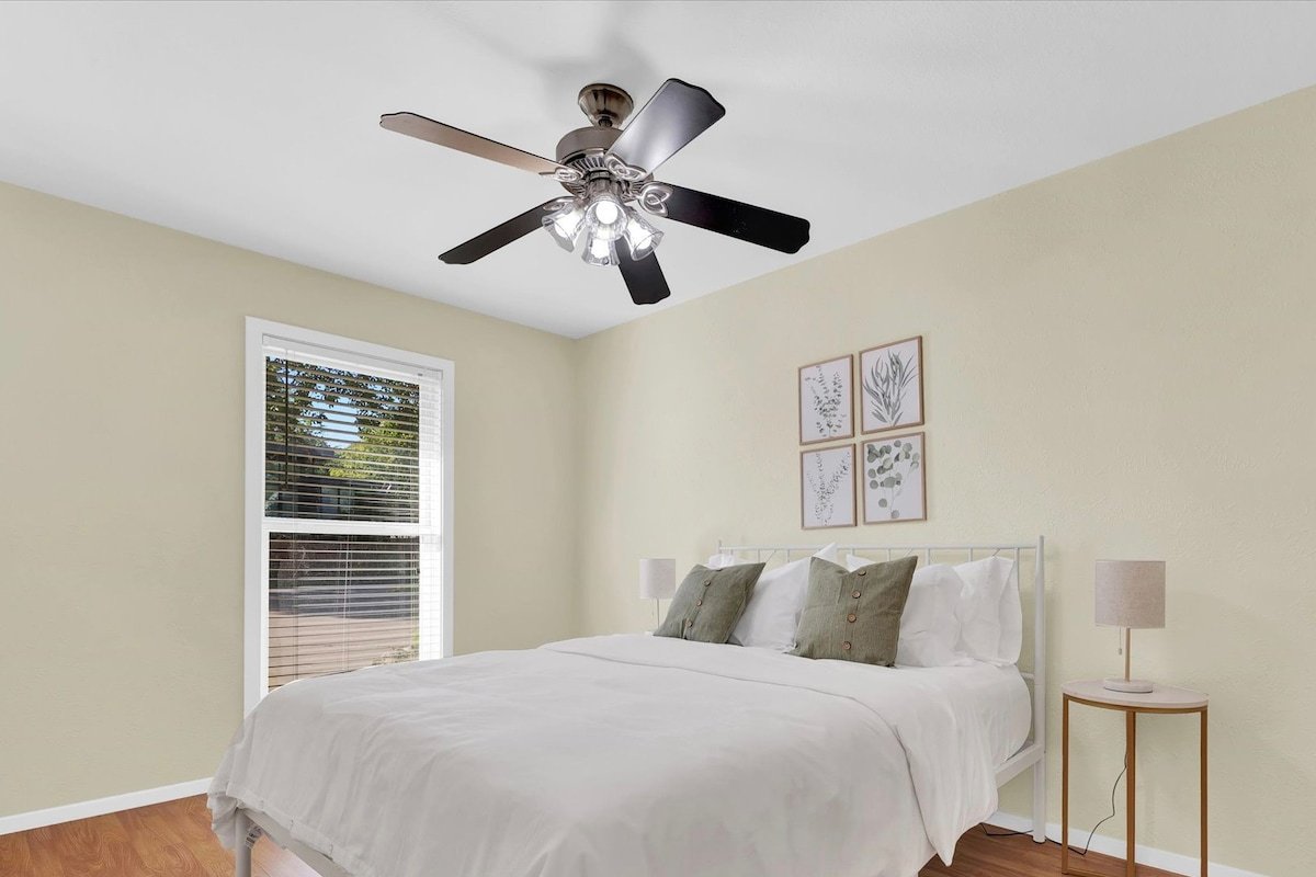 Zilker Villa w/Big Backyard, 5BR 4BA Sleeps 14 gallery image 3