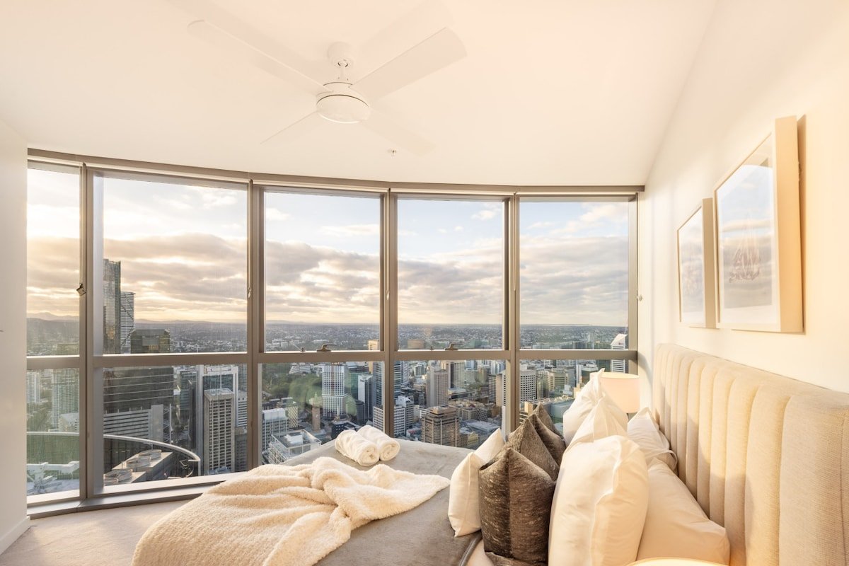 Level 56 – CBD’s Most Luxurious Apt – 5 Star Exp gallery image 3