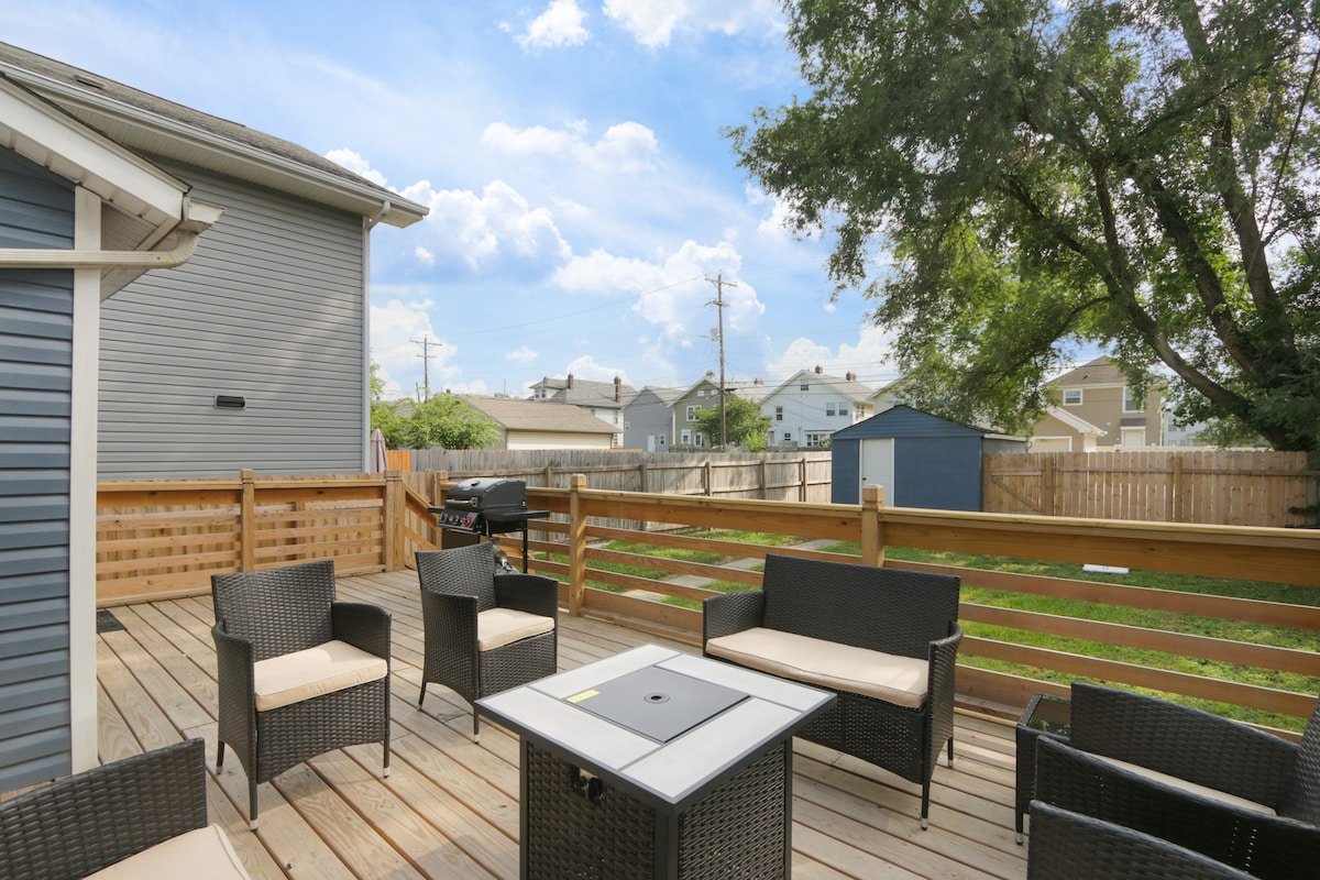 Spacious 4BR w/ Game Room & Yard Walk to OSU gallery image 3