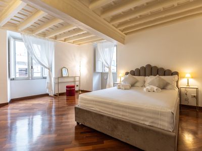 Piazza Navona Classy Large Apartment