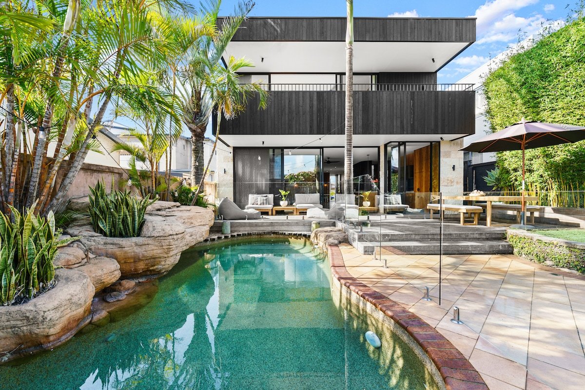 Iluka Beach House gallery image 3