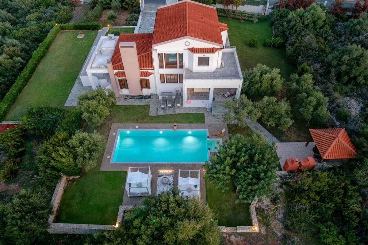 Villa Sobre – Spacious and Comfortable.
