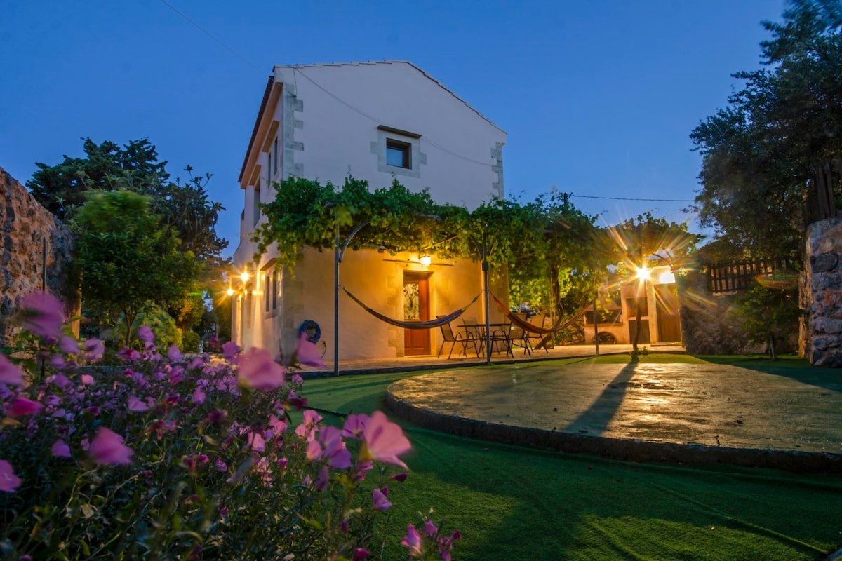 Big villas complex 20 sleeps * 3 Private pools gallery image 3