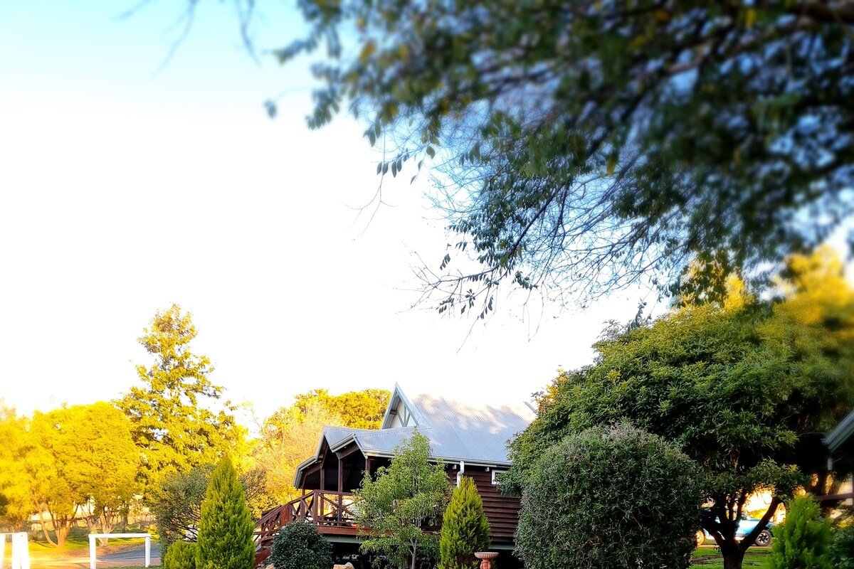 4 Bedroom Cosy Sunnyhurst Chalet gallery image 5