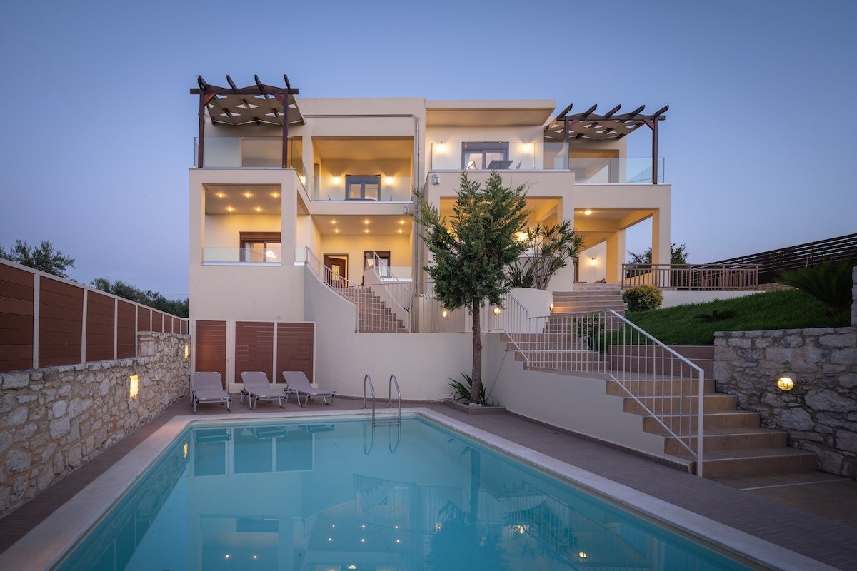 Peaceful Villa w/2 Private Pools, BBQ & Pool table gallery image 2