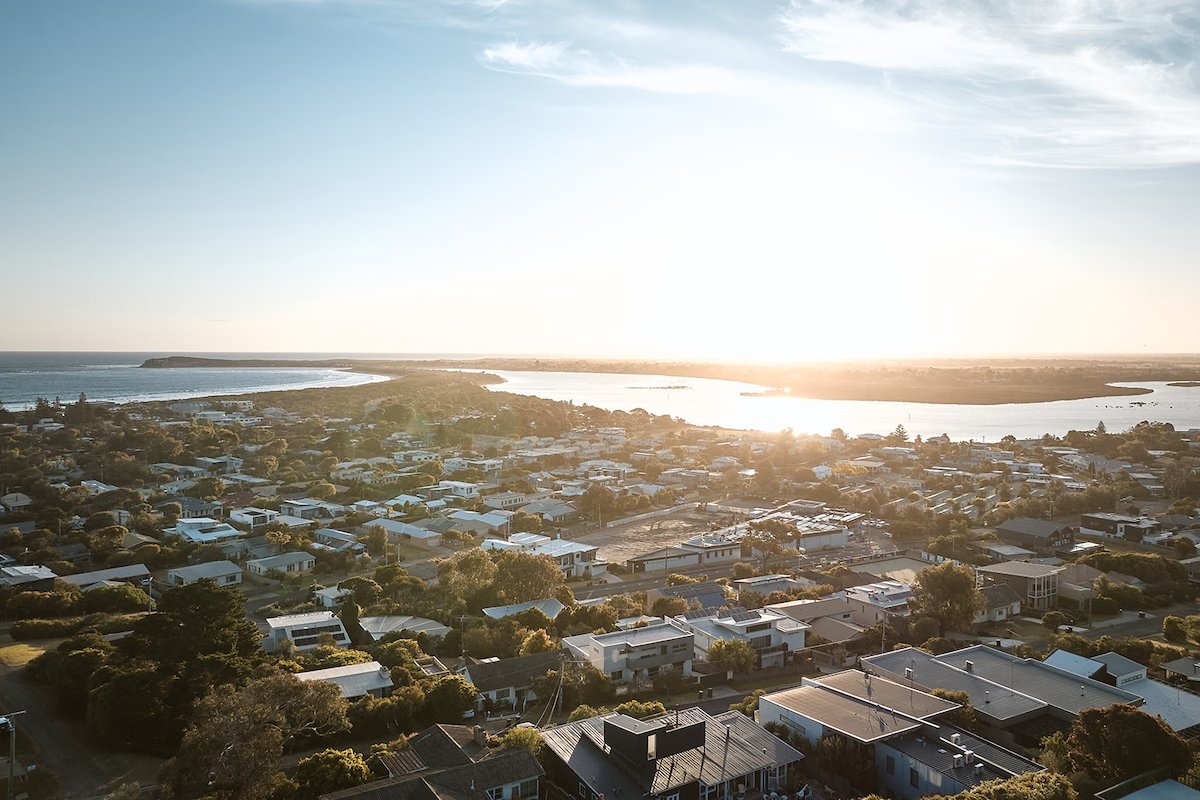 Tyntynder | Coastal Beach House | Panoramic Views gallery image 5